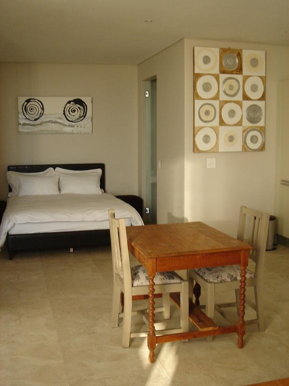 Camps Bay Studio - Studio Apartment