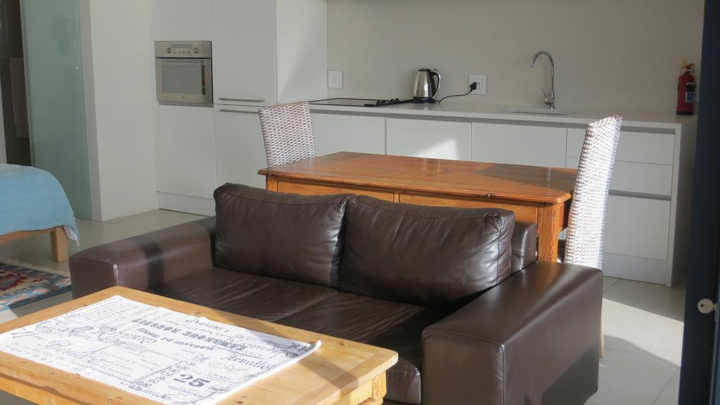 Apartment Camps Bay Studio - Studio Cape Town